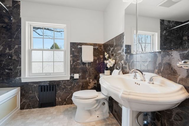 29 Gammons, Newton, MA 02468