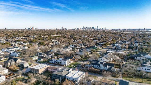 4827 Newmore Avenue, Dallas, TX 75209
