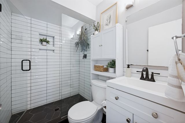 5930 Sandhurst Lane 218, Dallas, TX 75206