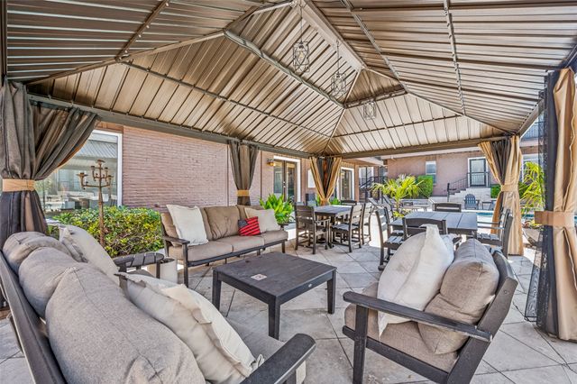 5930 Sandhurst Lane 218, Dallas, TX 75206