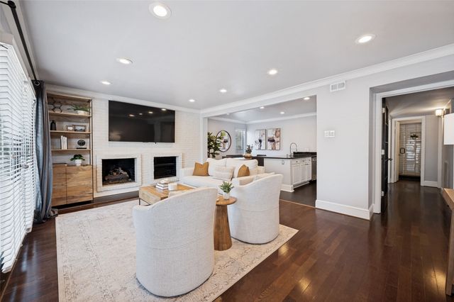 5930 Sandhurst Lane 218, Dallas, TX 75206