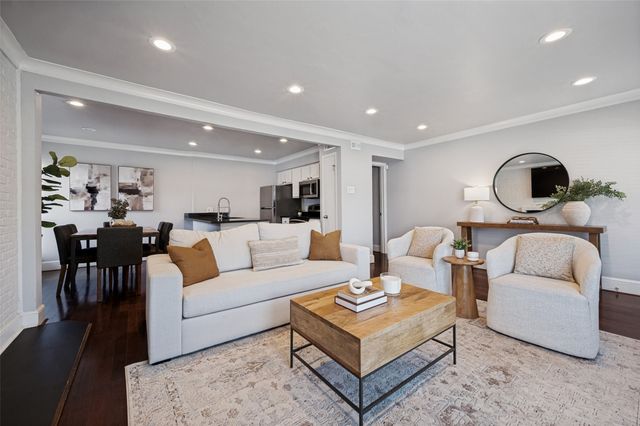 5930 Sandhurst Lane 218, Dallas, TX 75206
