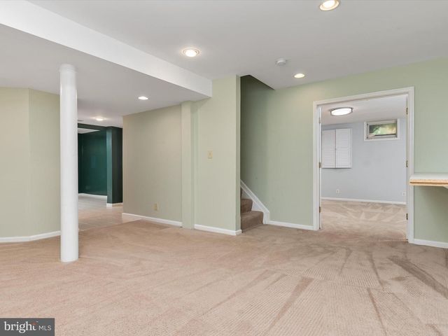 1728 PEARTREE LN, Crofton, MD 21114