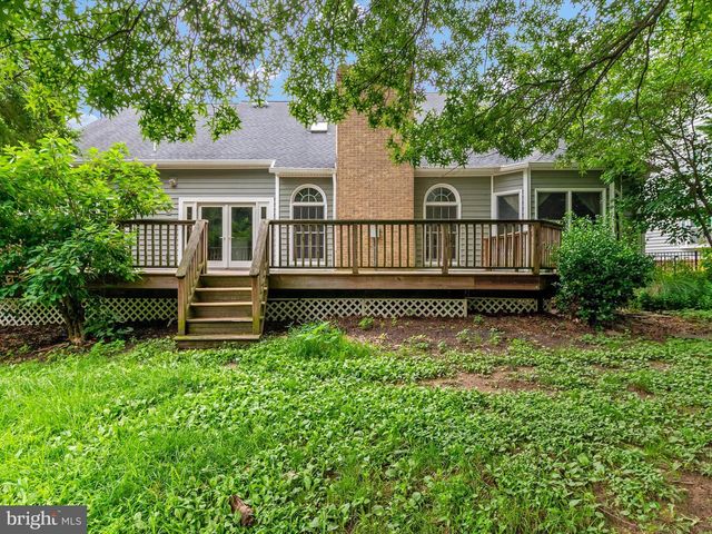 1728 PEARTREE LN, Crofton, MD 21114