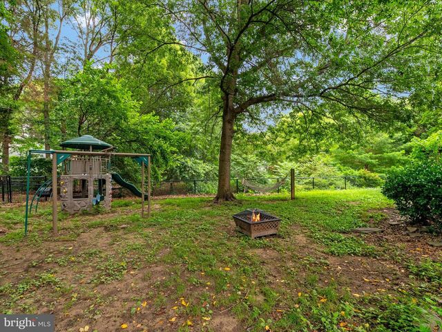 1728 PEARTREE LN, Crofton, MD 21114