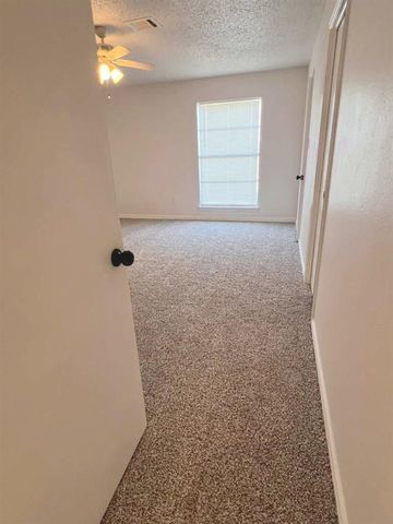 6701 SW Chaucer Drive, Lawton, OK 73505