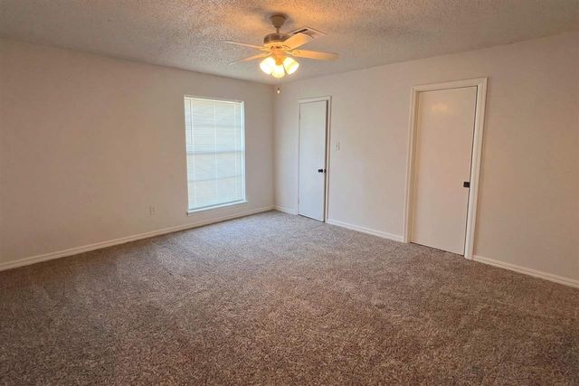 6701 SW Chaucer Drive, Lawton, OK 73505