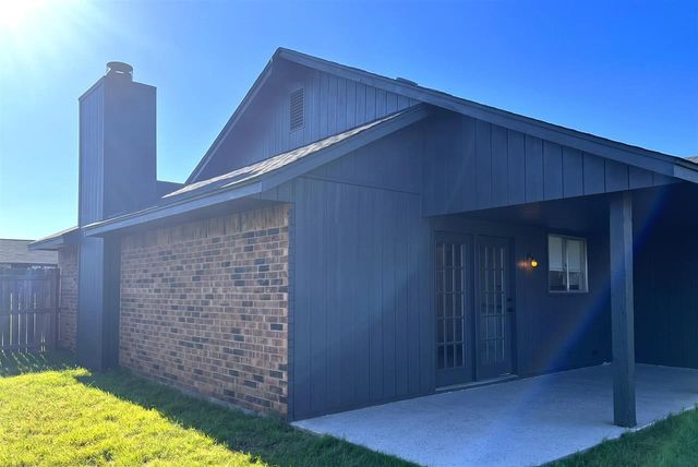6701 SW Chaucer Drive, Lawton, OK 73505