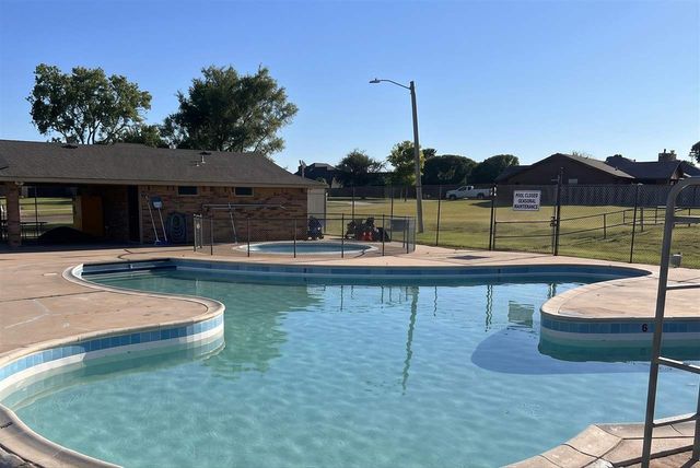 6701 SW Chaucer Drive, Lawton, OK 73505