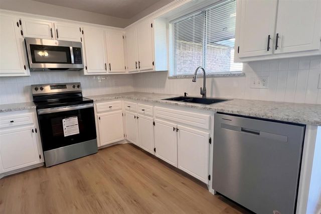 6701 SW Chaucer Drive, Lawton, OK 73505