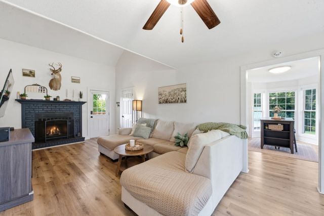 2350 Knob Creek Rd, Columbia, TN 38401