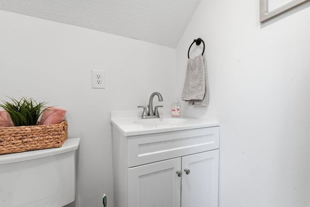 2350 Knob Creek Rd, Columbia, TN 38401