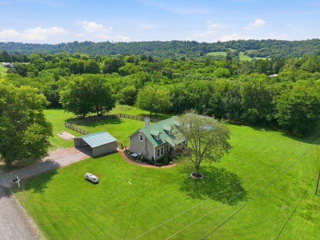2350 Knob Creek Rd, Columbia, TN 38401