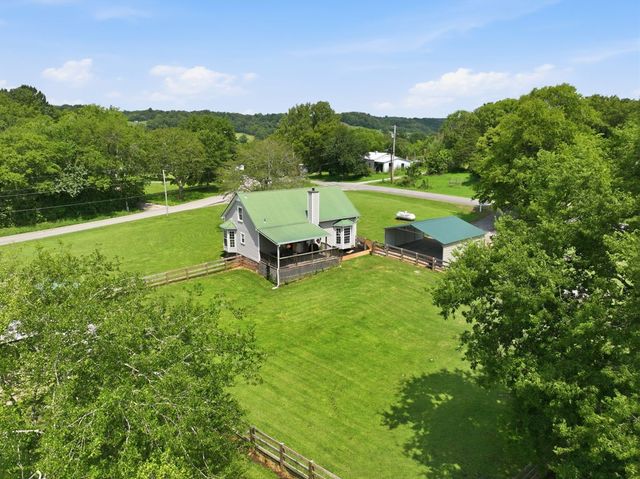 2350 Knob Creek Rd, Columbia, TN 38401