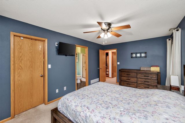 12201 Horton Avenue, Urbandale, IA 50323