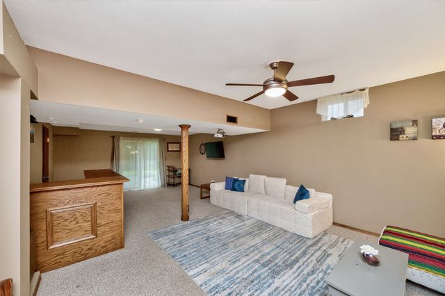 12201 Horton Avenue, Urbandale, IA 50323