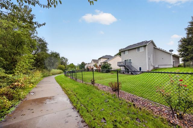 12201 Horton Avenue, Urbandale, IA 50323