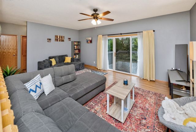 12201 Horton Avenue, Urbandale, IA 50323