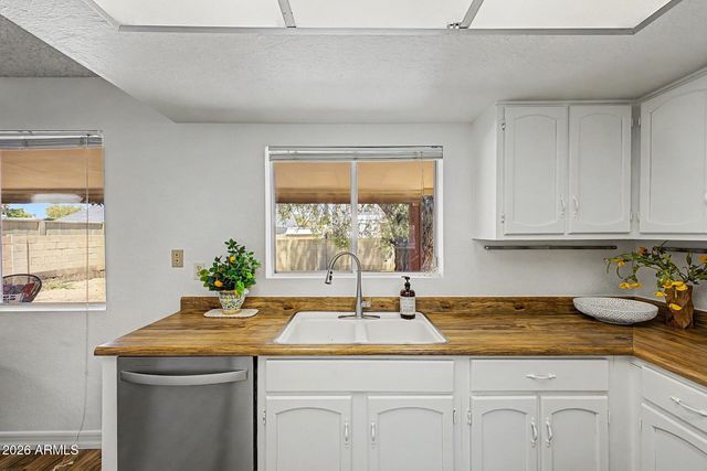 1332 W LAGUNA AZUL Avenue, Mesa, AZ 85202