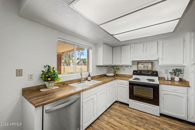 1332 W LAGUNA AZUL Avenue, Mesa, AZ 85202