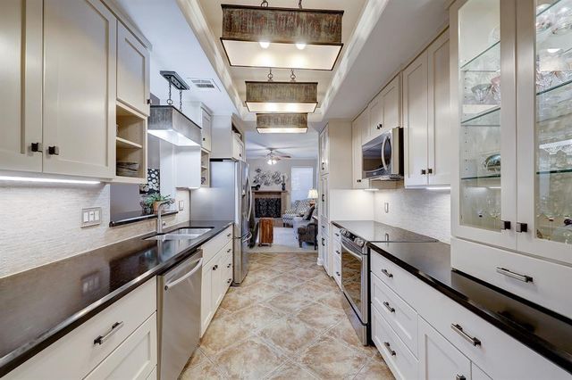 1315 Chardonnay Drive 3, Houston, TX 77077