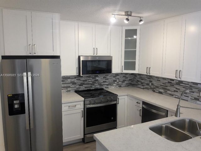 4400 NW 107th Ave 301, Doral, FL 33178