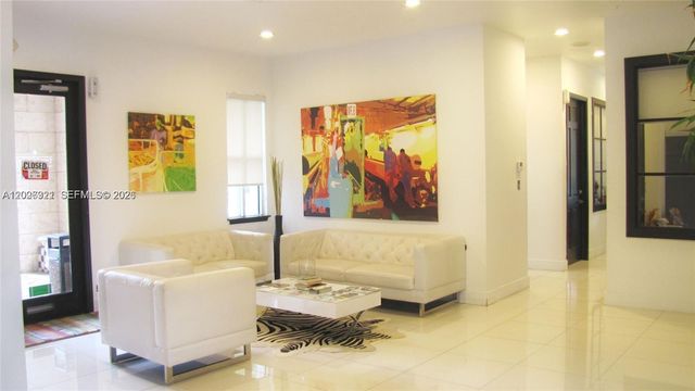4400 NW 107th Ave 301, Doral, FL 33178