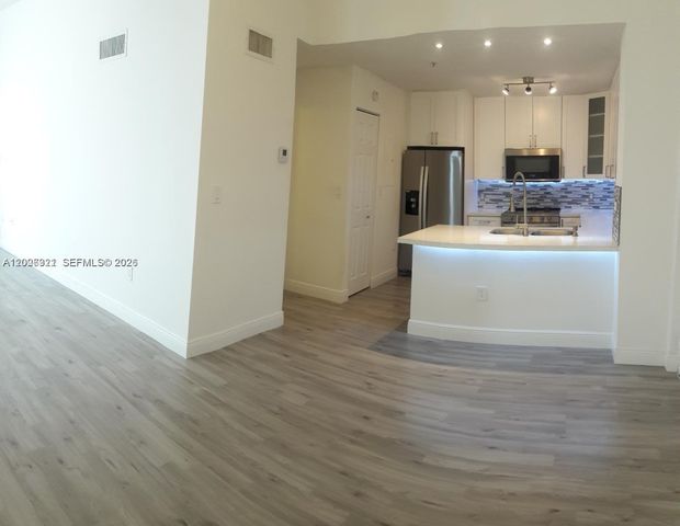 4400 NW 107th Ave 301, Doral, FL 33178