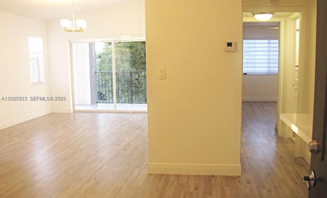 4400 NW 107th Ave 301, Doral, FL 33178