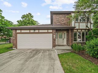 1775 Lakeview Drive A, Wheeling, IL 60090