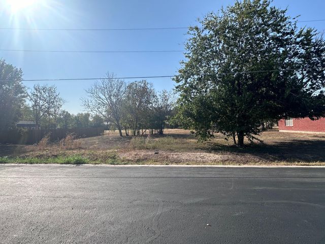 2204 Water ST, Bastrop, TX 78602