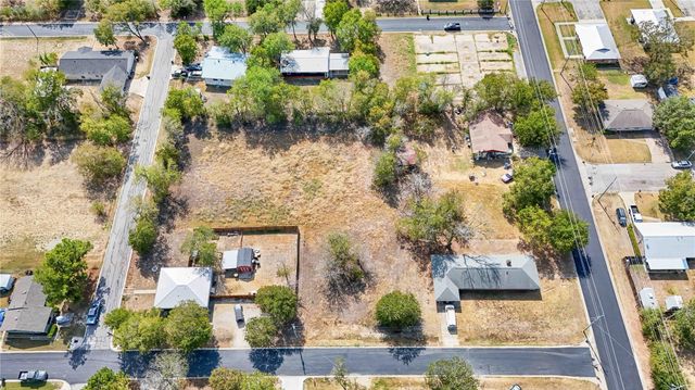 2204 Water ST, Bastrop, TX 78602