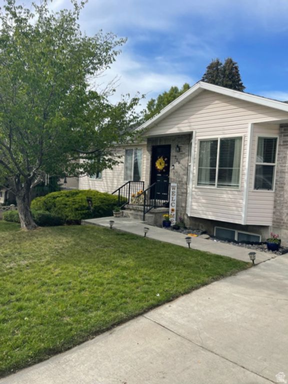729 CRESTVIEW DR, Tooele, UT 84074 — exterior