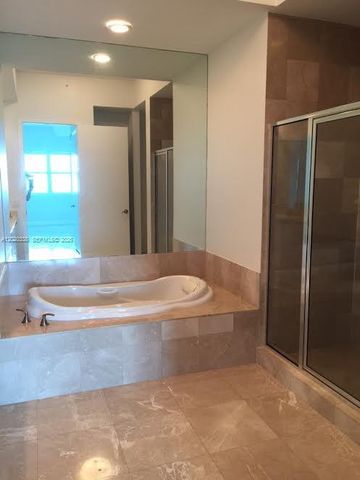 14951 Royal Oaks Ln 2606, North Miami, FL 33181
