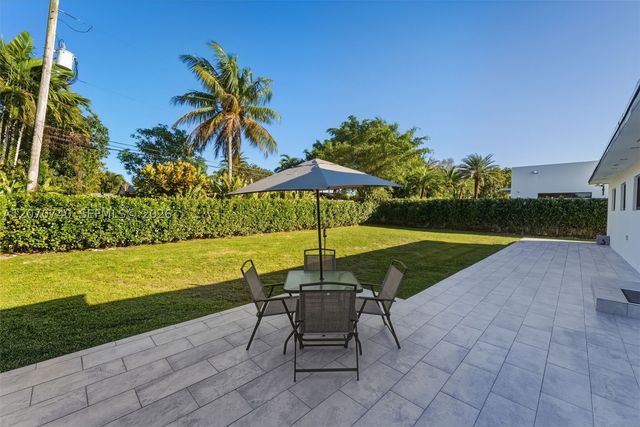 2825 SW 79th Ct, Miami, FL 33155