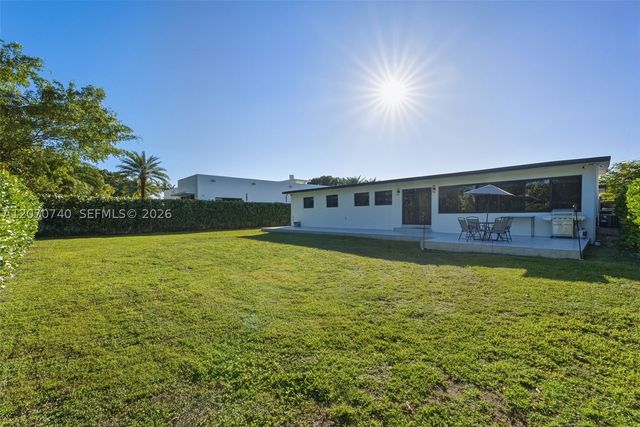 2825 SW 79th Ct, Miami, FL 33155