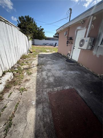 18041 NW 3rd Ave 0, Miami Gardens, FL 33169