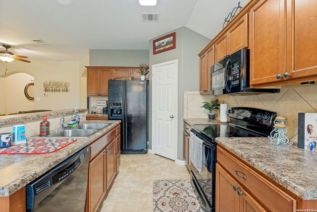 3431 Zachary St, Seguin, TX 78155
