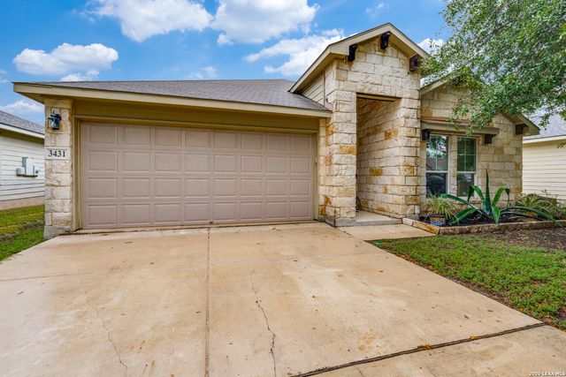 3431 Zachary St, Seguin, TX 78155