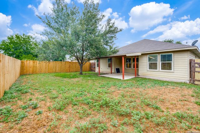 3431 Zachary St, Seguin, TX 78155
