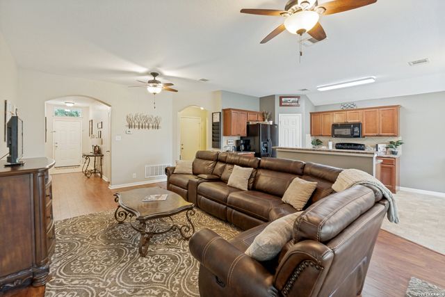 3431 Zachary St, Seguin, TX 78155