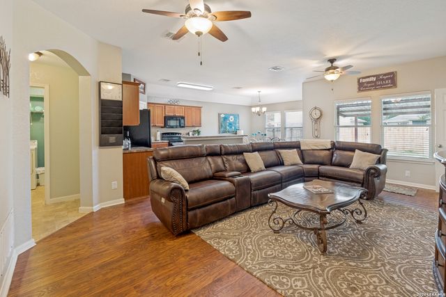 3431 Zachary St, Seguin, TX 78155