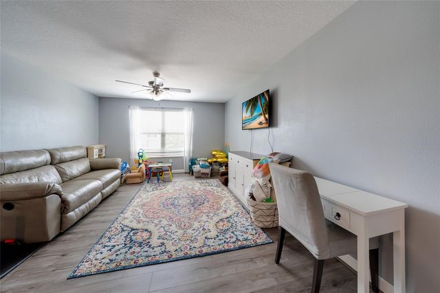 9646 IVORY DRIVE, Ruskin, FL 33573
