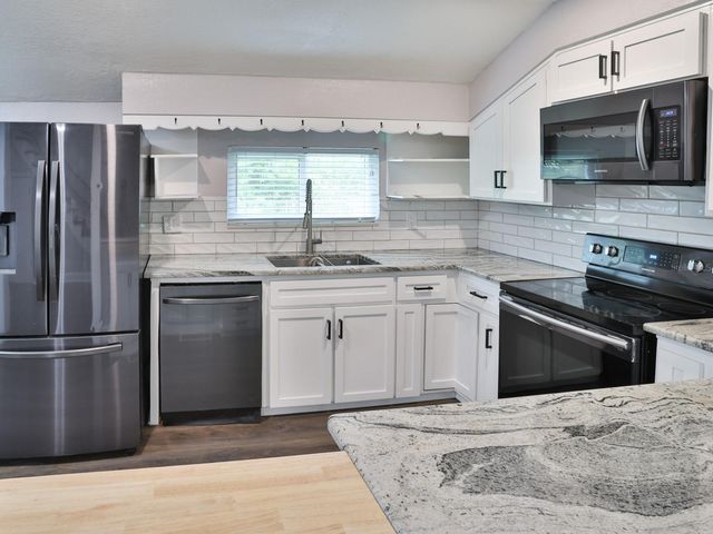 3016 N MARYLAND AVENUE, Plant City, FL 33563
