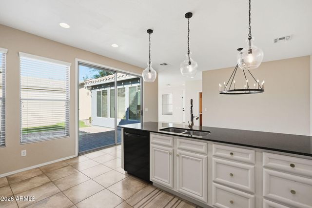 3599 S SWAN Drive, Gilbert, AZ 85297