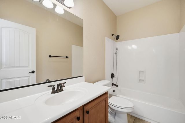 3599 S SWAN Drive, Gilbert, AZ 85297