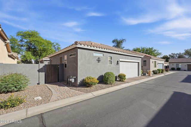 3599 S SWAN Drive, Gilbert, AZ 85297