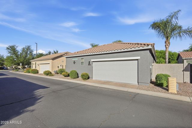 3599 S SWAN Drive, Gilbert, AZ 85297