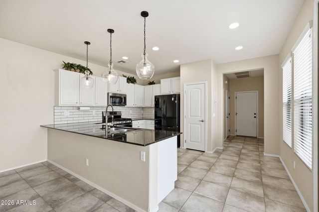 3599 S SWAN Drive, Gilbert, AZ 85297