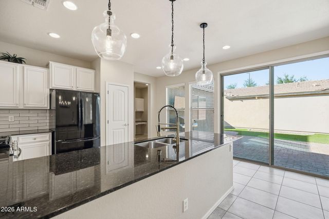 3599 S SWAN Drive, Gilbert, AZ 85297